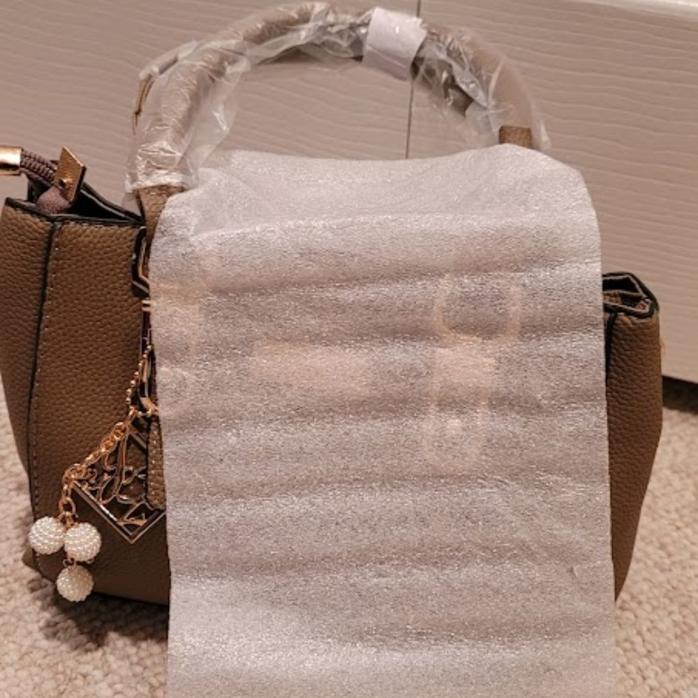 Designer Purse - Picture 2 of 4